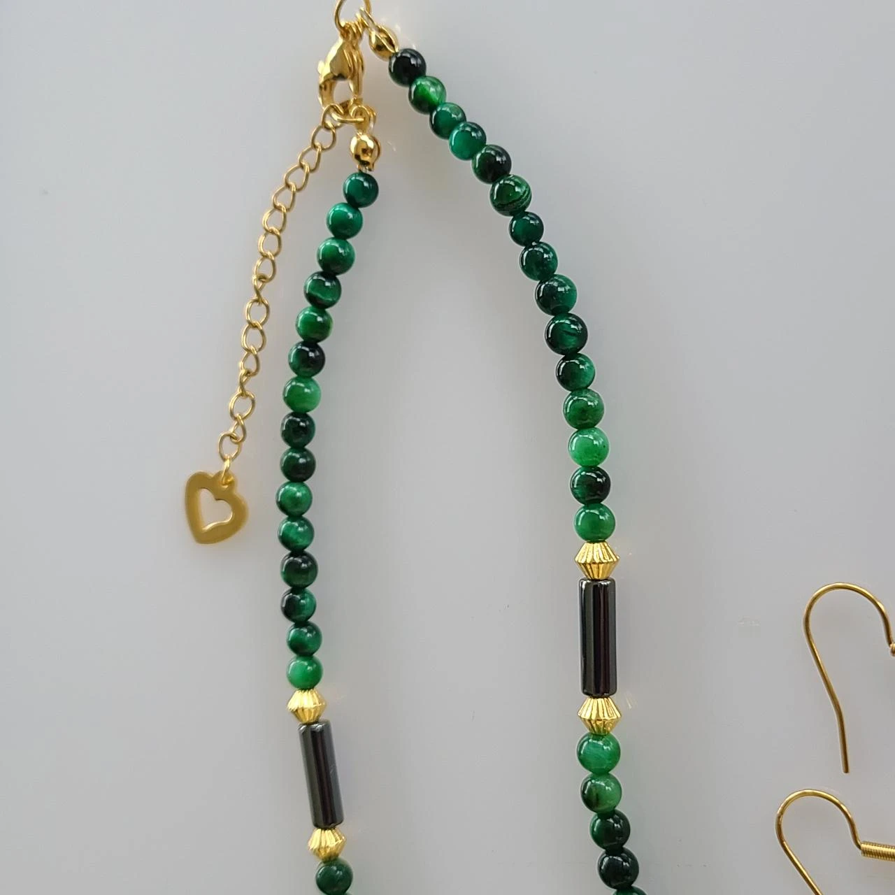 Green tinted tiger eye necklace and earrings set PA589 – photo 4